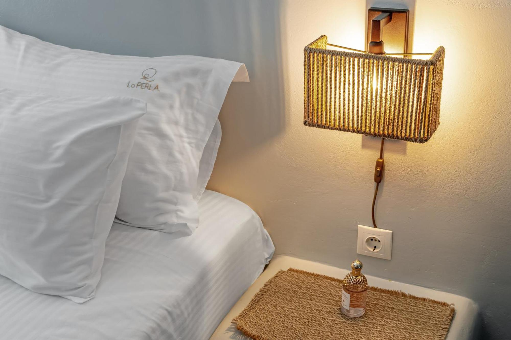 La Perla Suites Agioi Apostoloi  Dış mekan fotoğraf