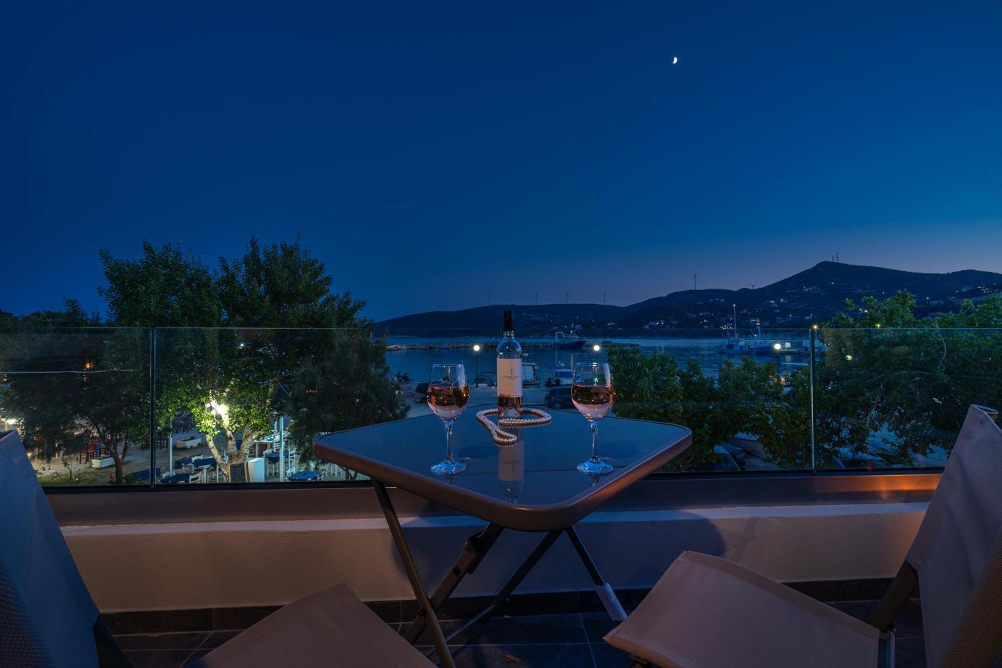 La Perla Suites Agioi Apostoloi  Dış mekan fotoğraf